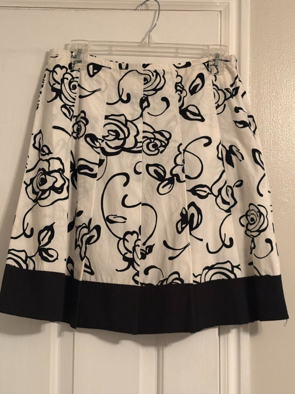 Tracy Evans Limited Black and White pleated skirt size 9